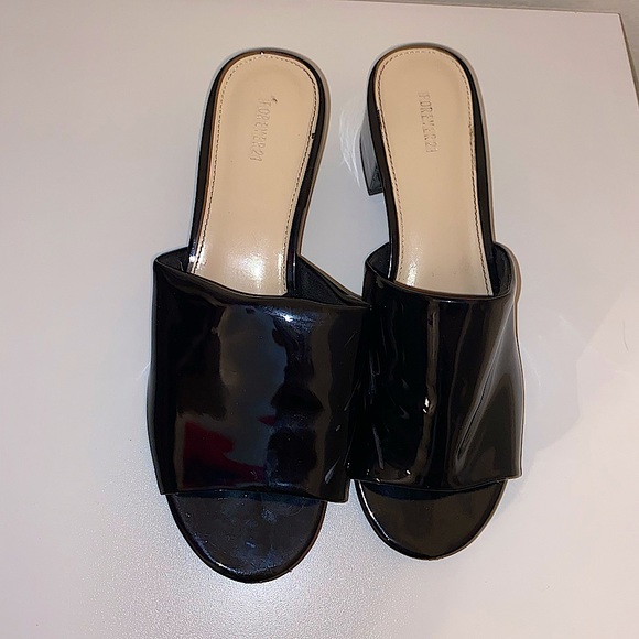 Forever 21 Black Kitten Heels - Picture 2 of 5